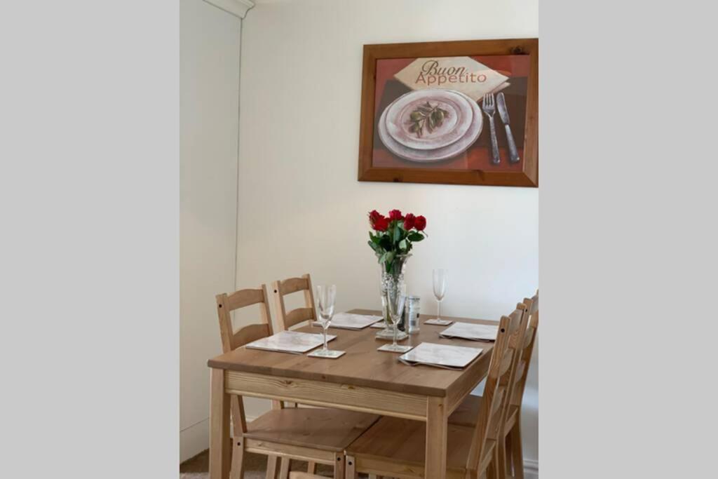 A Charming, Spacious 2 Bedroom Apartment In Lytham Lytham St Annes Exterior photo